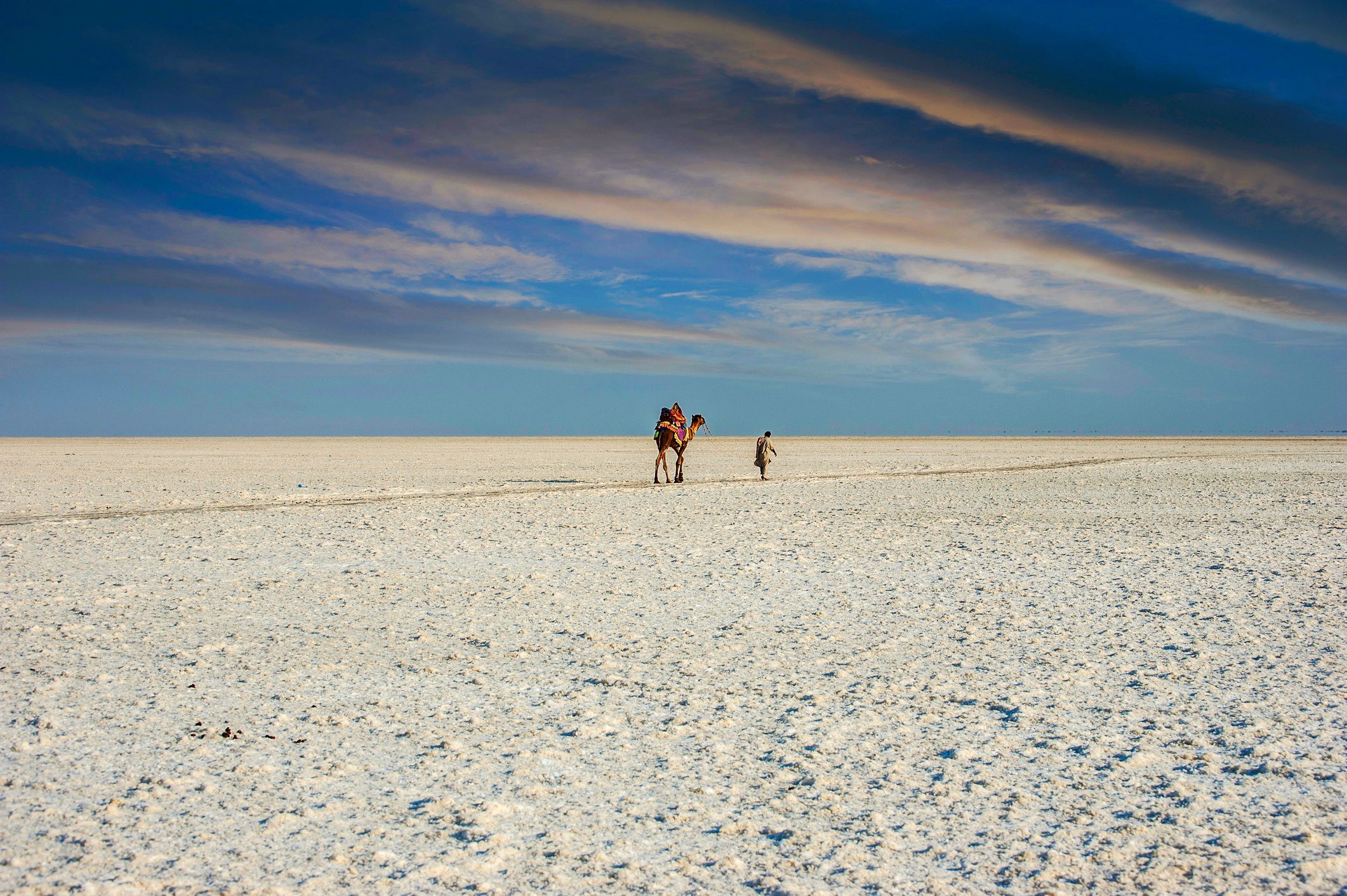 White Desert of Kutchh ( Safed ran) - IonWebs.com